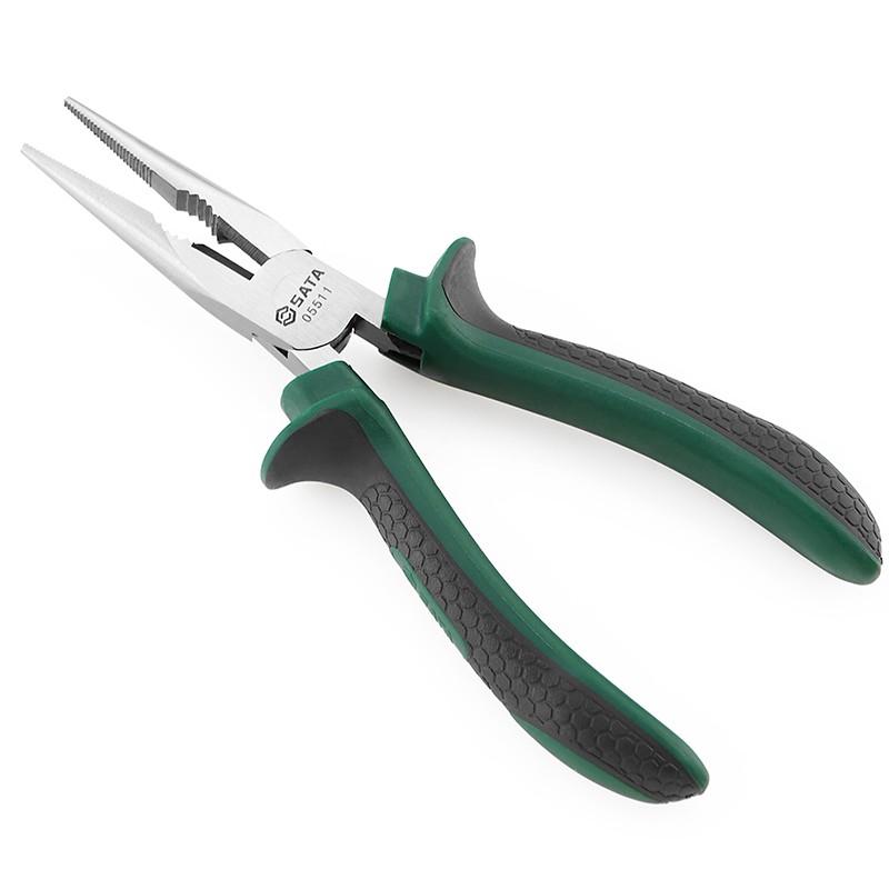 找出两双有颜色的可以用来做衣服的袜子