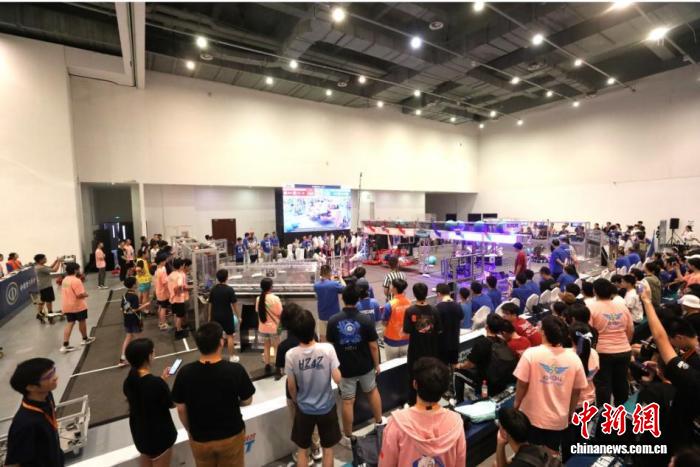 2025世界机器人大赛三亚锦标赛盛大开幕 近万名选