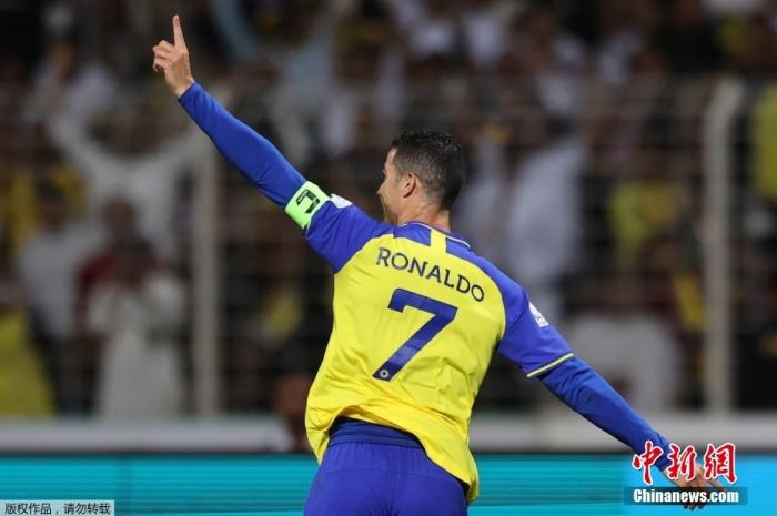 C罗欧洲杯首战逆转捷克创历史 39岁仍显传奇