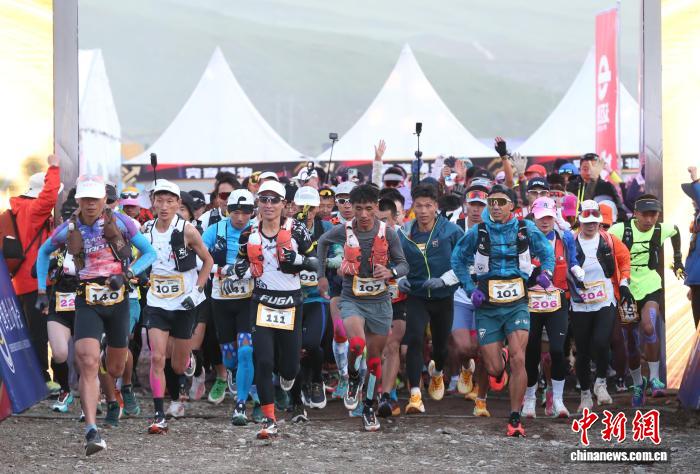 中国首个海拔超4000米生态共生越野赛开赛