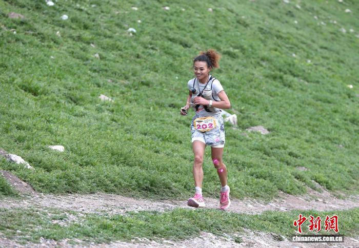 中国首个海拔超4000米生态共生越野赛开赛