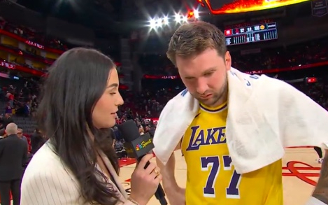 东契奇谦逊坦言表现未达预期 湖人团队协作力克