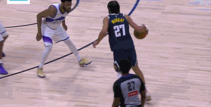 爵士放水掘金逆转，约基奇穆雷创历史首对双星